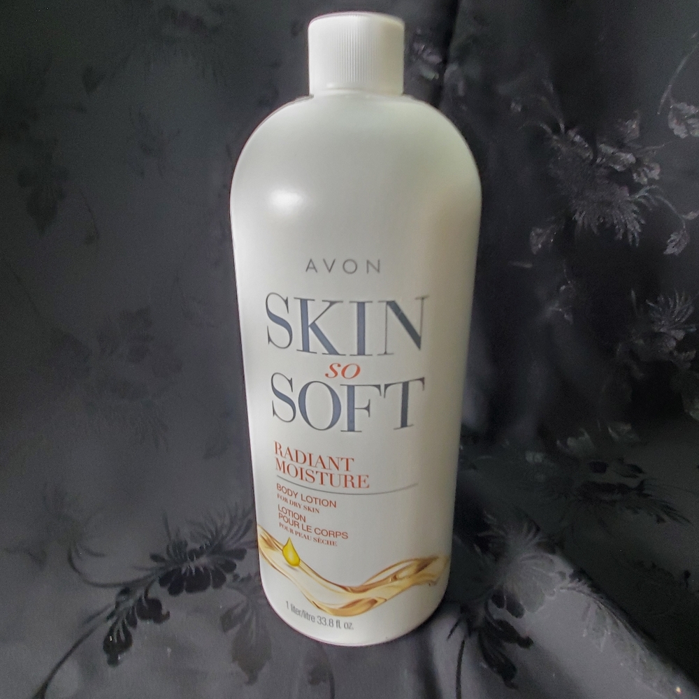 Avon Skin SO Soft Radiant Moisture Body Lotion For Dry Skin 1 Litre 38.8oz